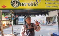 Bangkok coffee vendor removes logo in Starbucks settlement