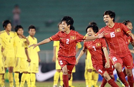 Vietnam 4-0 Malaysia women’s football semis SEA Games 2013